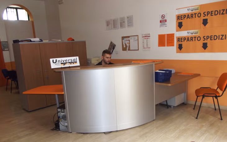 Universal Post - Franchising Postale